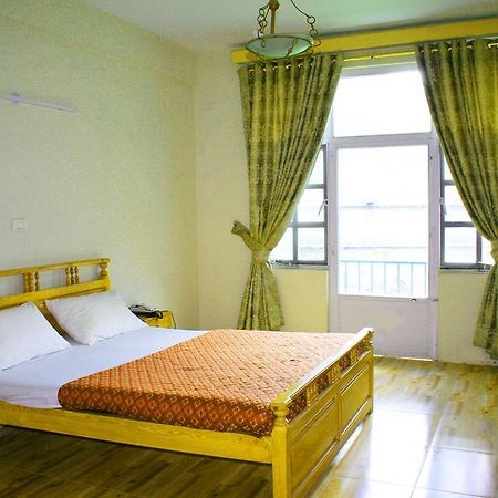 Pine Top Hotels Наран Екстериор снимка