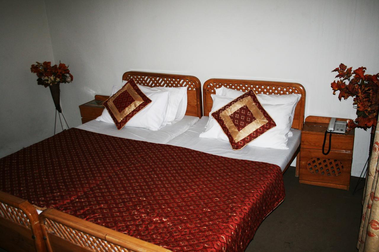 Pine Top Hotels Наран Екстериор снимка