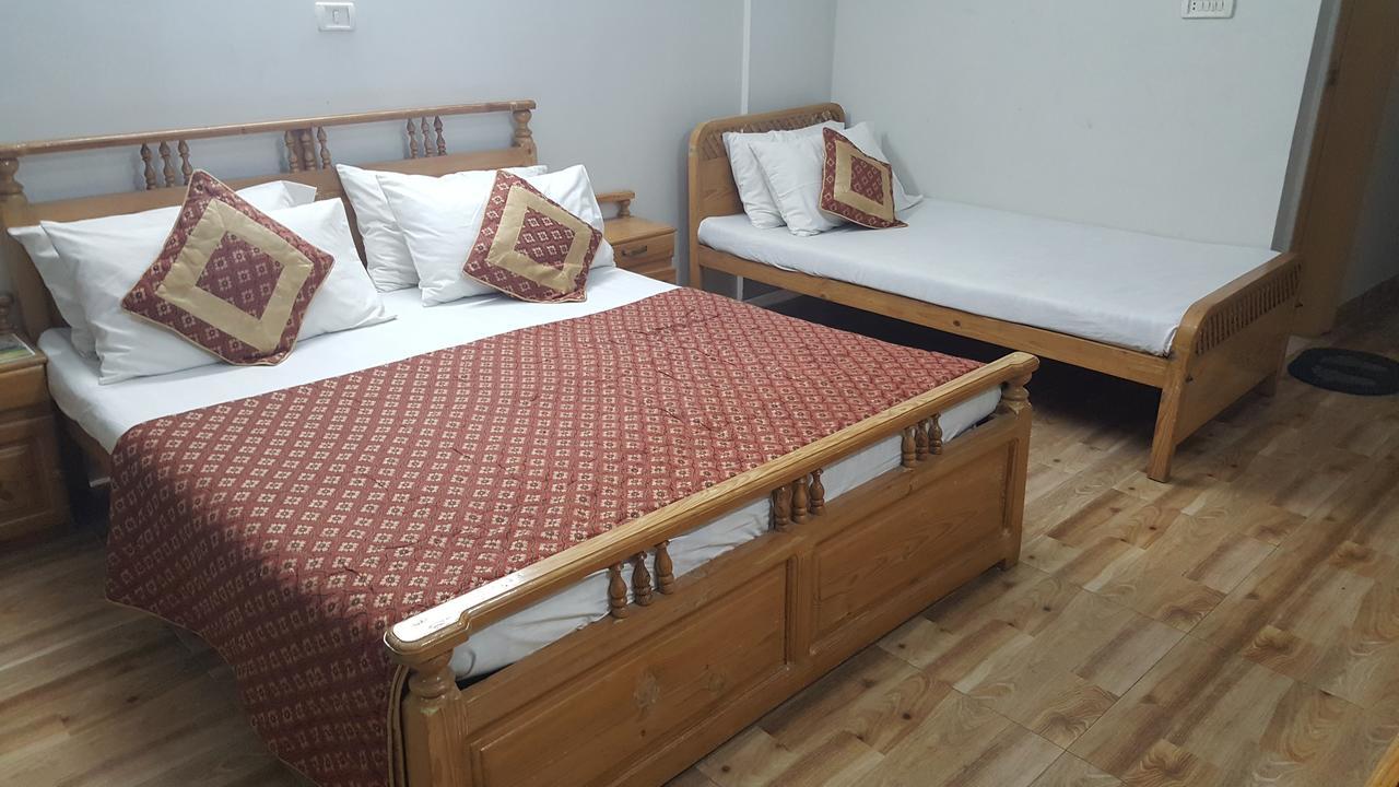 Pine Top Hotels Наран Екстериор снимка