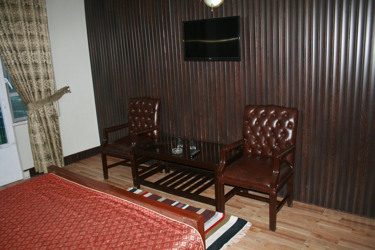 Pine Top Hotels Наран Екстериор снимка