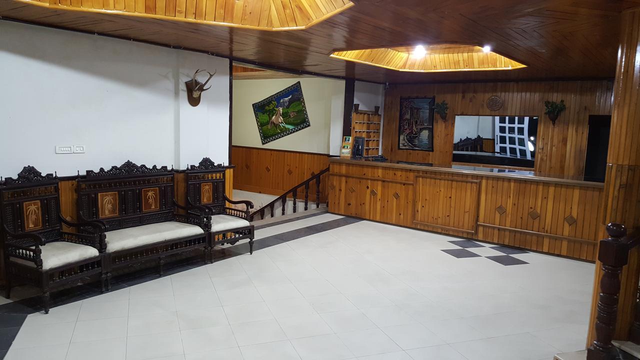 Pine Top Hotels Наран Екстериор снимка