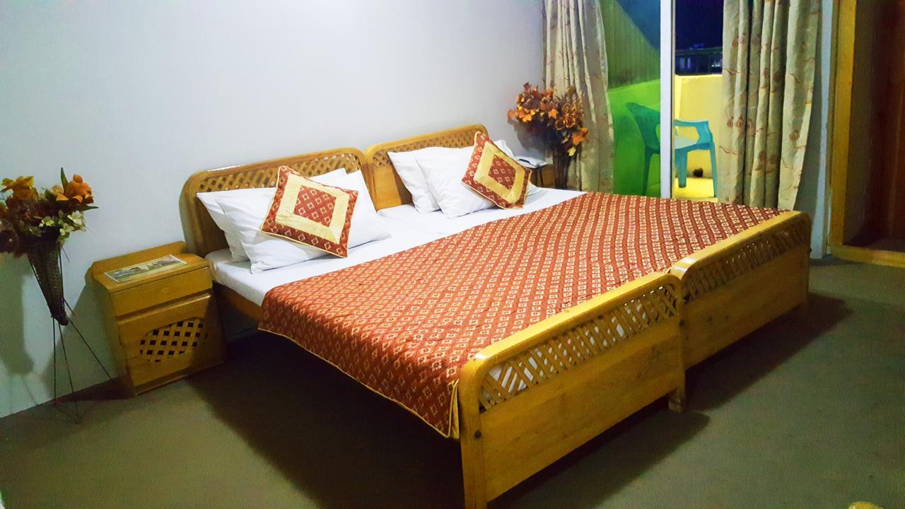 Pine Top Hotels Наран Стая снимка