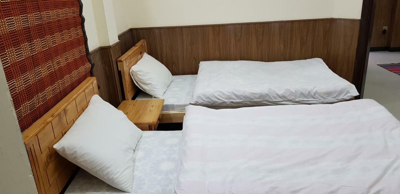 Pine Top Hotels Наран Екстериор снимка