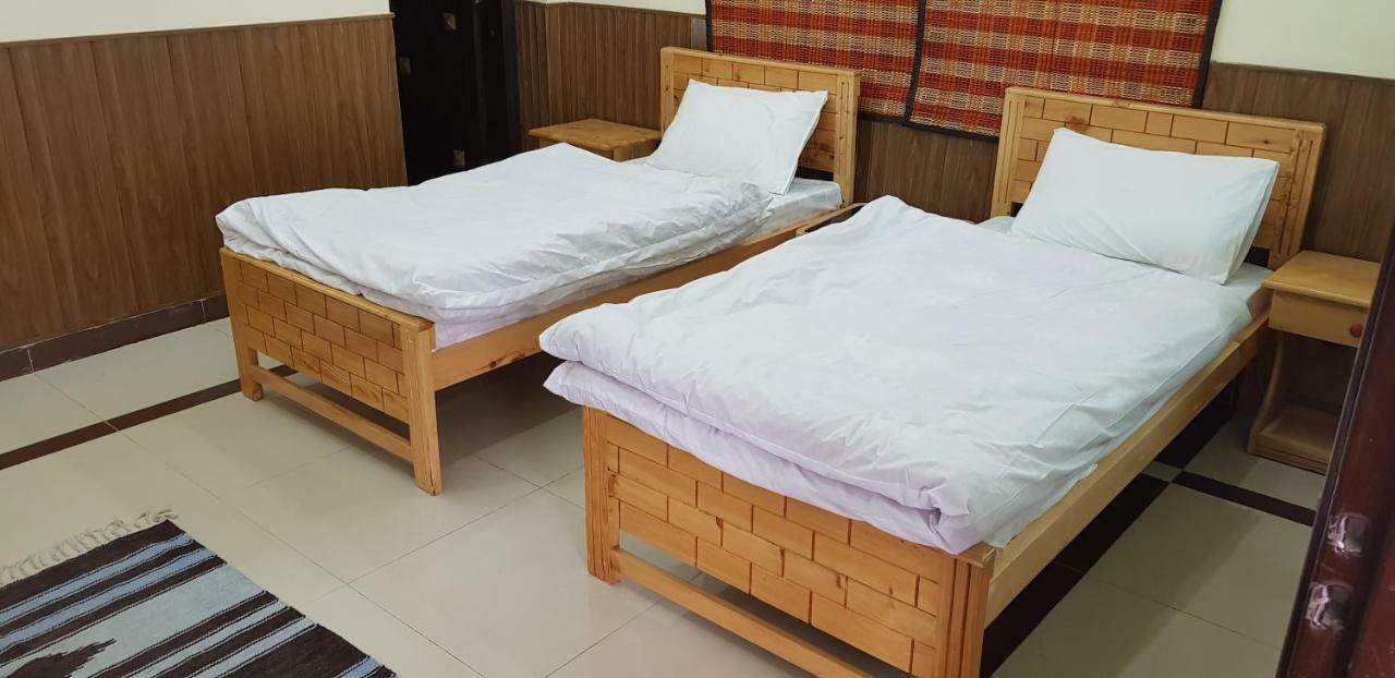 Pine Top Hotels Наран Екстериор снимка